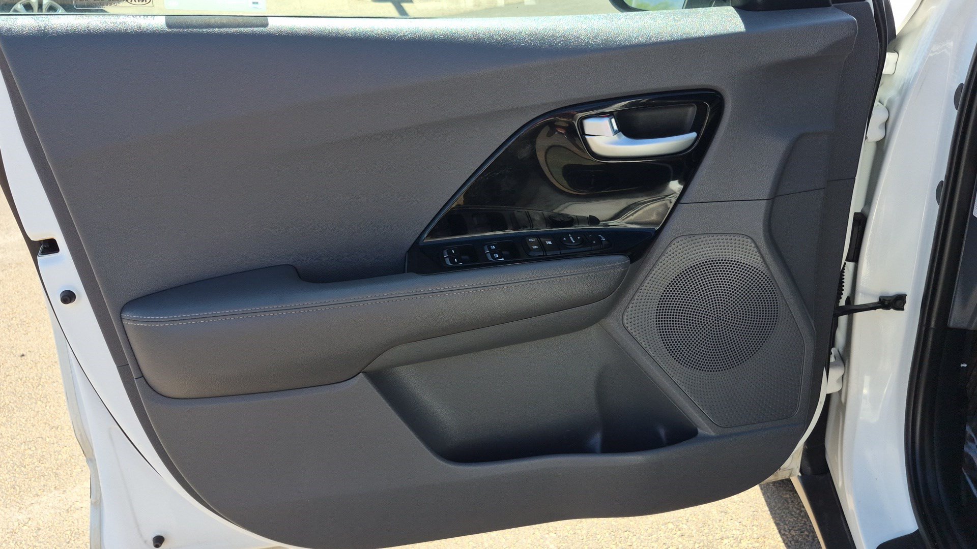 Used 2019 Kia Niro EX FWD image 11