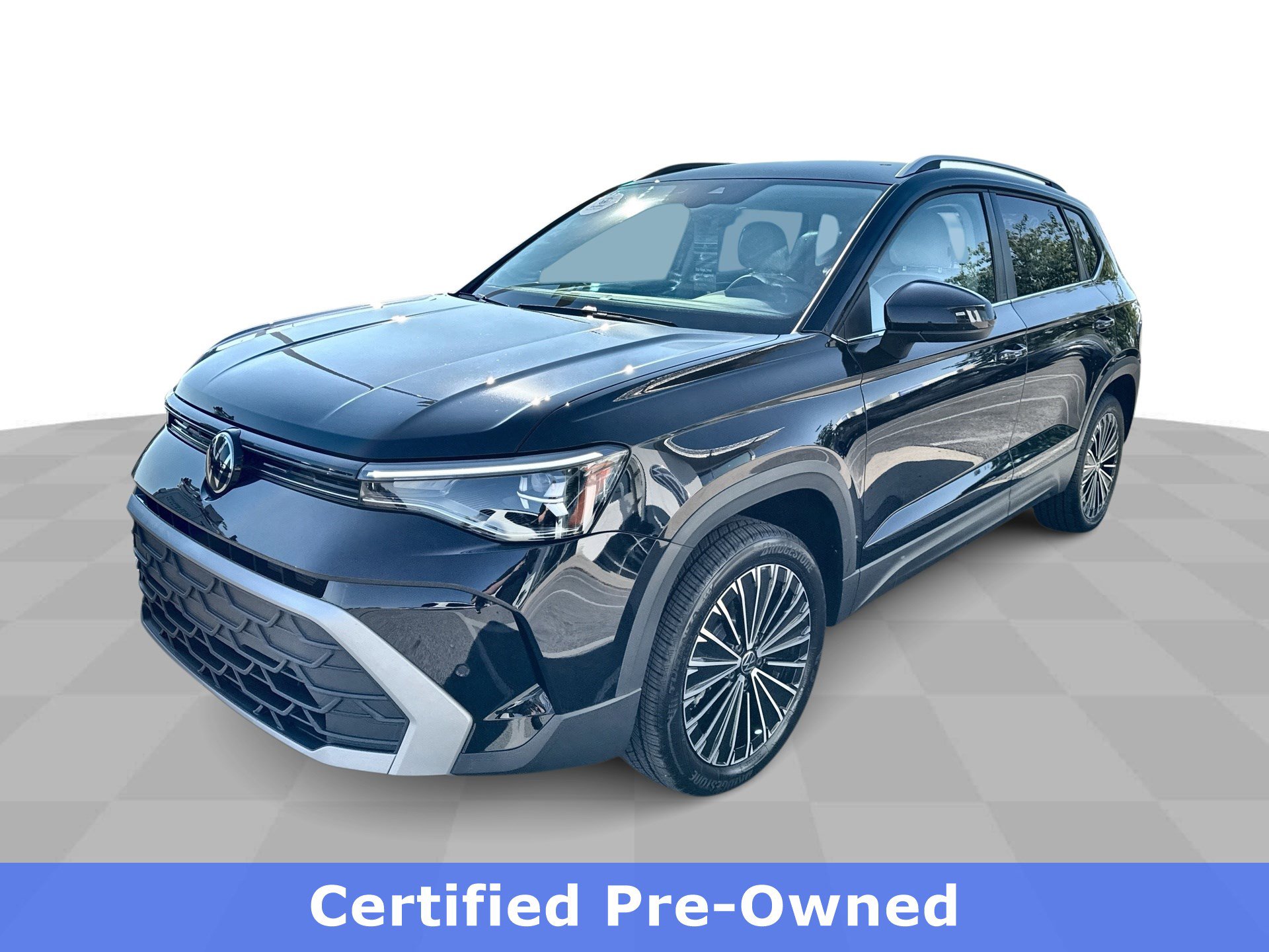 Certified 2025 Volkswagen Taos SE image 1