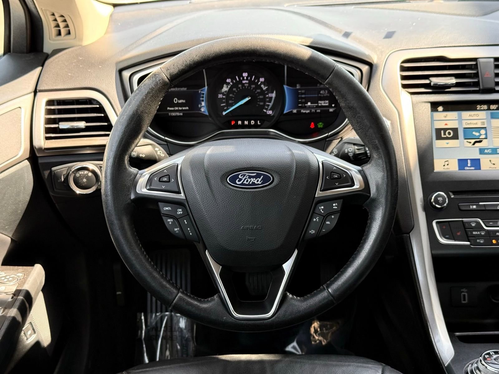 Used 2018 Ford Fusion SE w/ Equipment Group 602A FWD image 24