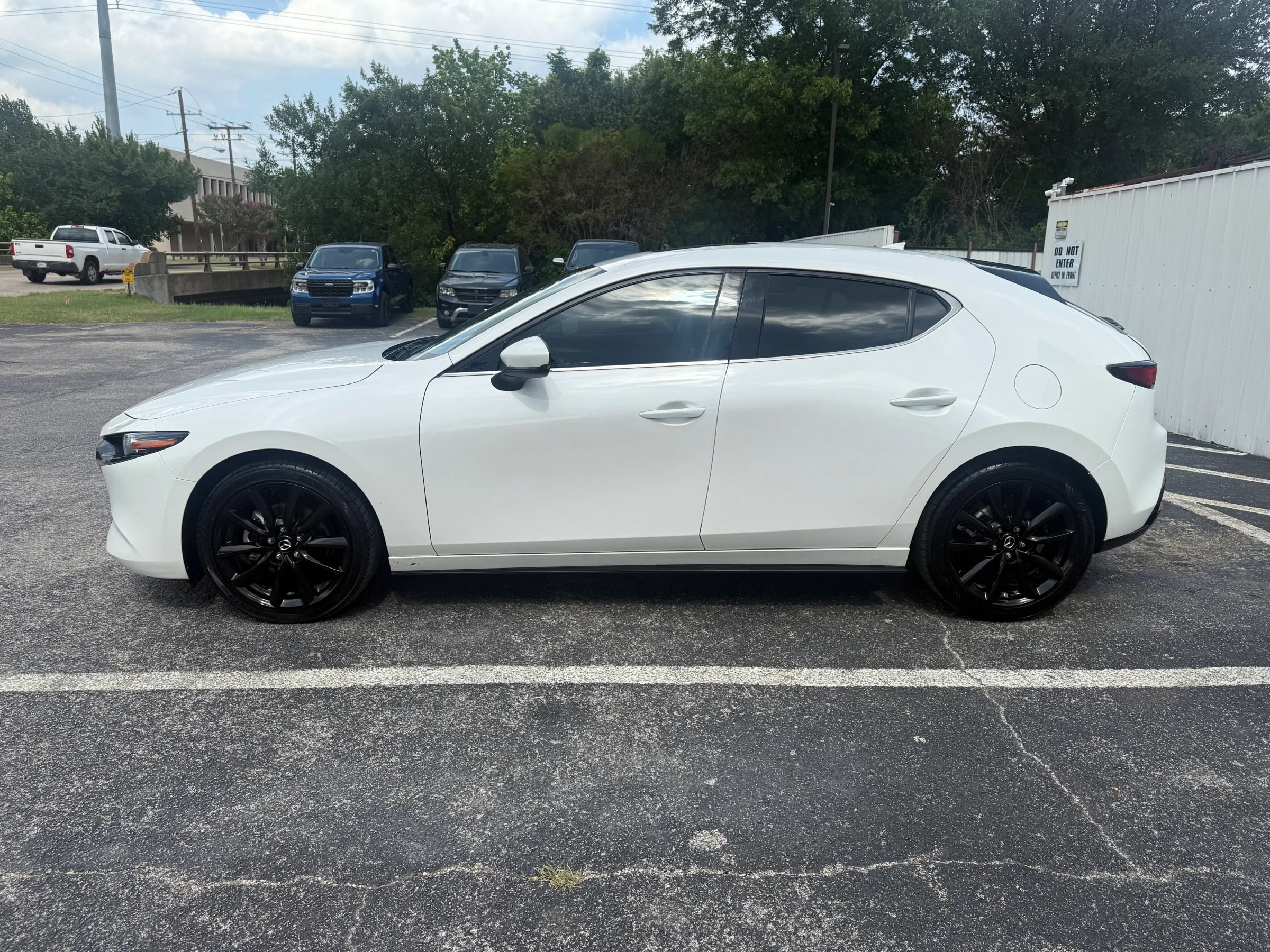 Used 2022 MAZDA MAZDA3 s AWD/4WD image 2
