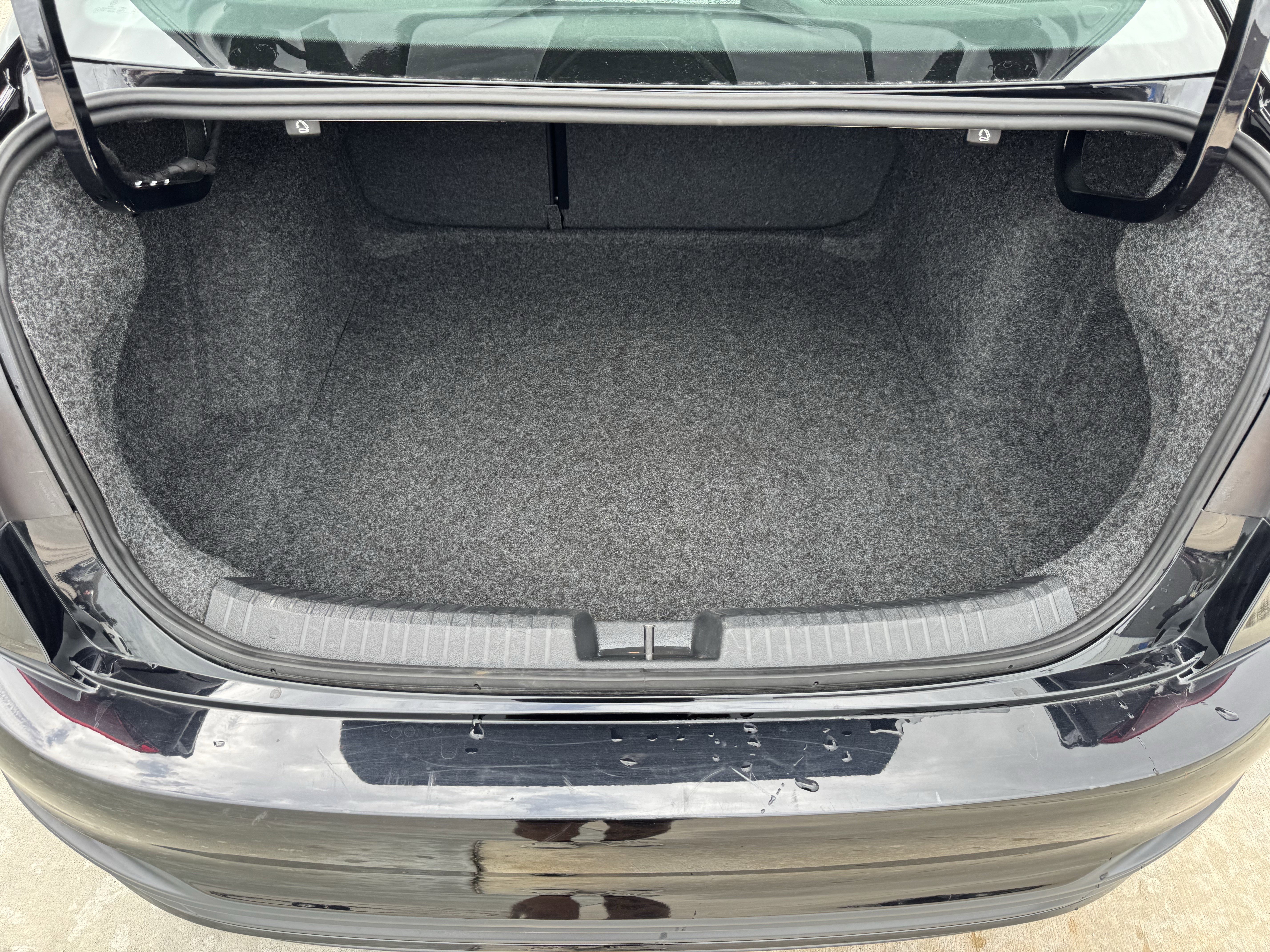 Used 2025 Volkswagen Jetta Sport FWD image 28