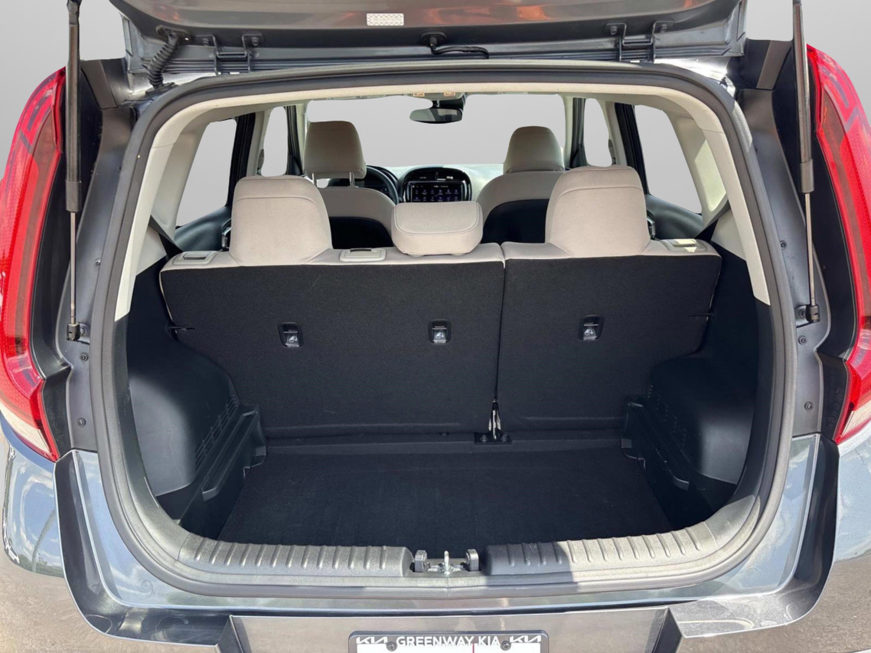Used 2022 Kia Soul S FWD image 9