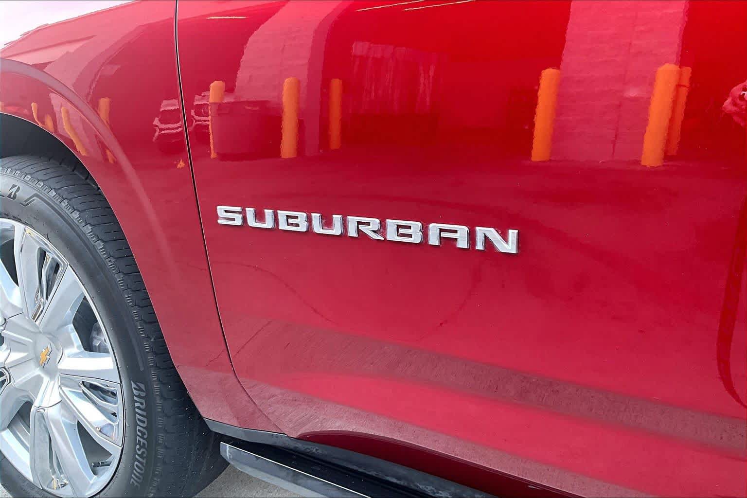 Used 2023 Chevrolet Suburban High Country AWD/4WD image 28