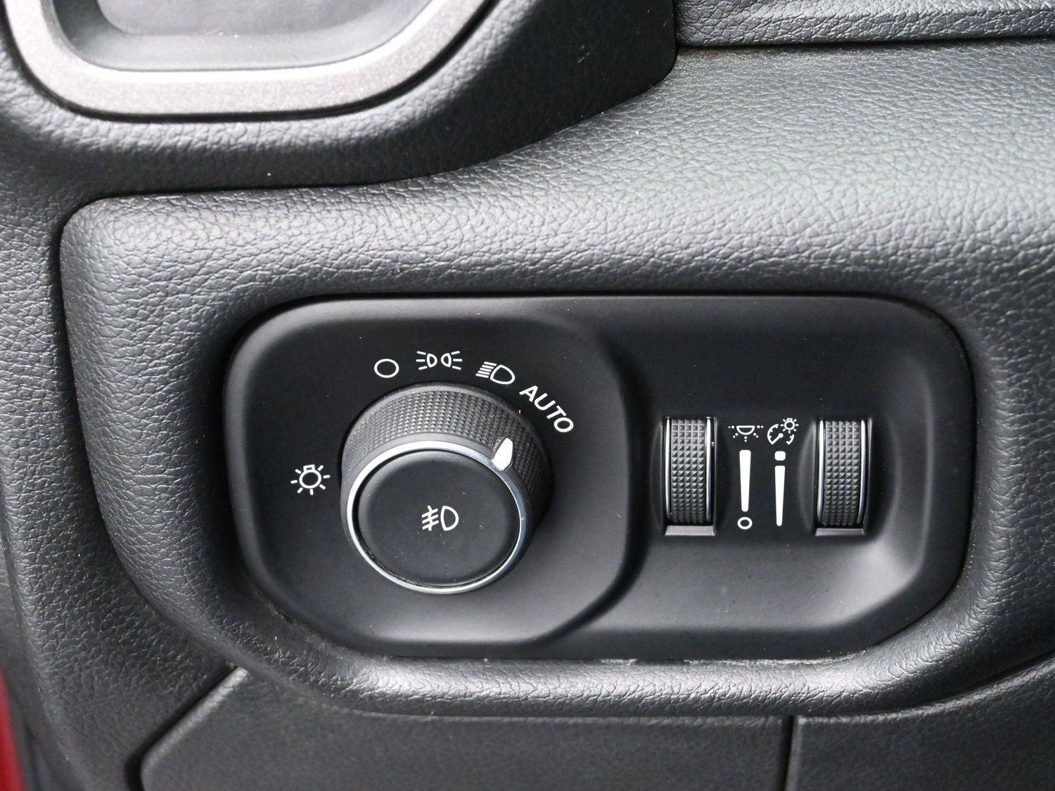 Used 2019 RAM 3500 Tradesman w/ Chrome Appearance Group image 24