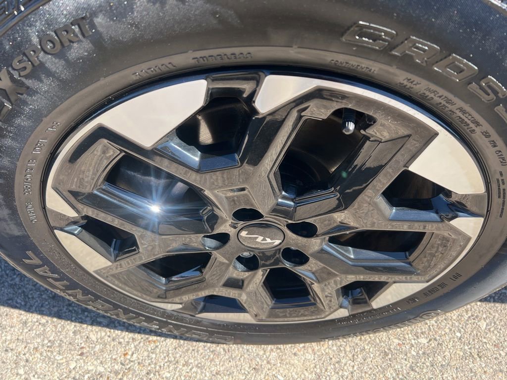 Certified 2025 Kia Sorento S image 43