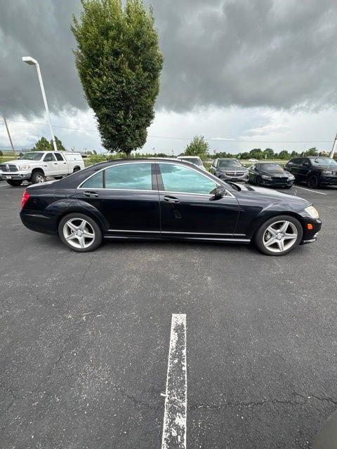 Used 2010 Mercedes-Benz S 550 4MATIC image 4