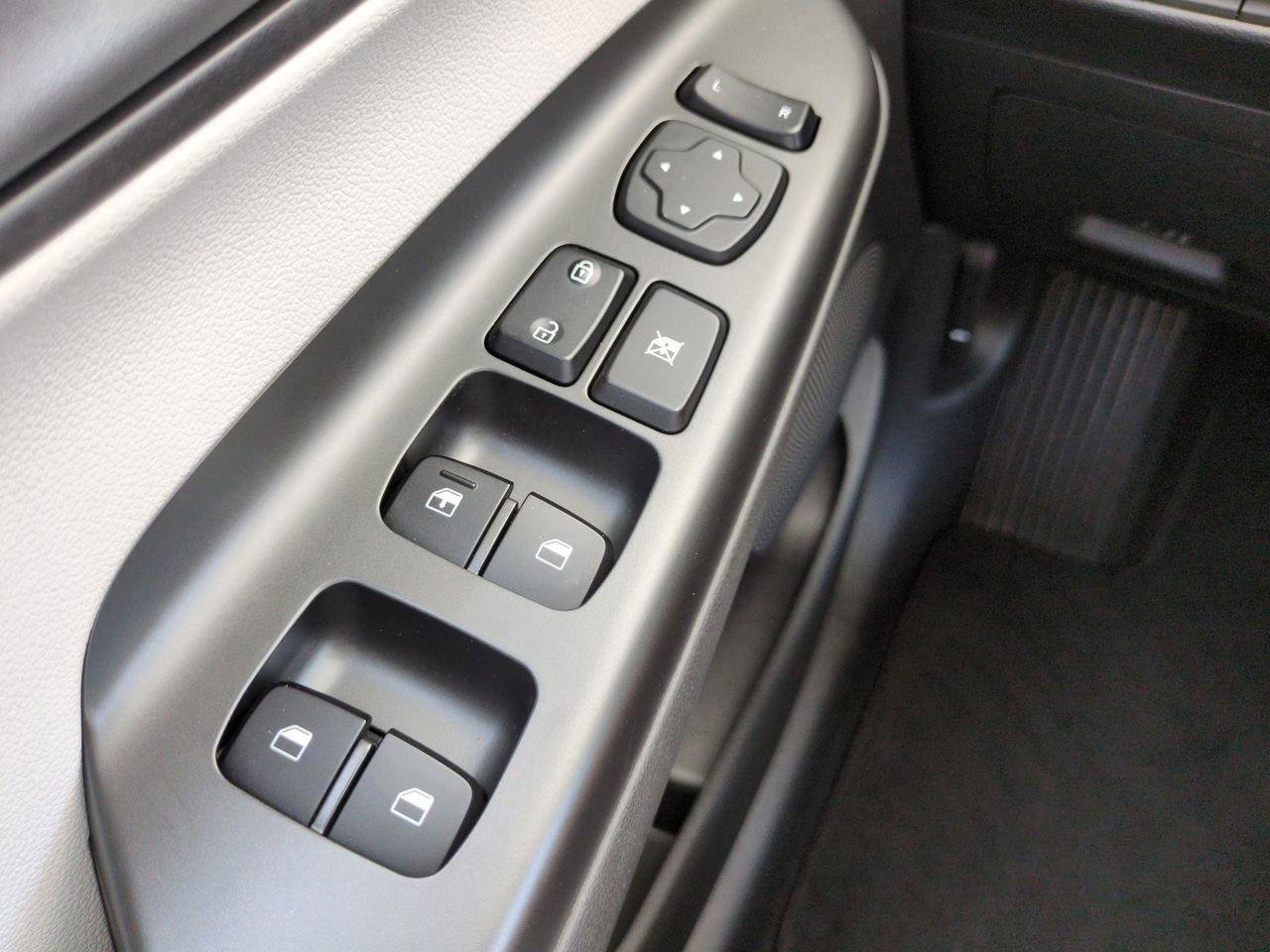 Used 2022 Hyundai Kona SEL AWD/4WD image 28