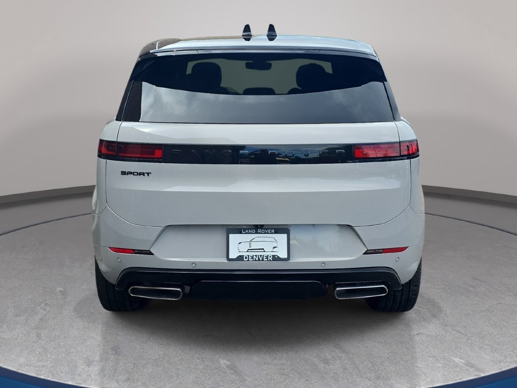 New 2027 Land Rover Range Rover Sport Dynamic SE AWD/4WD image 6