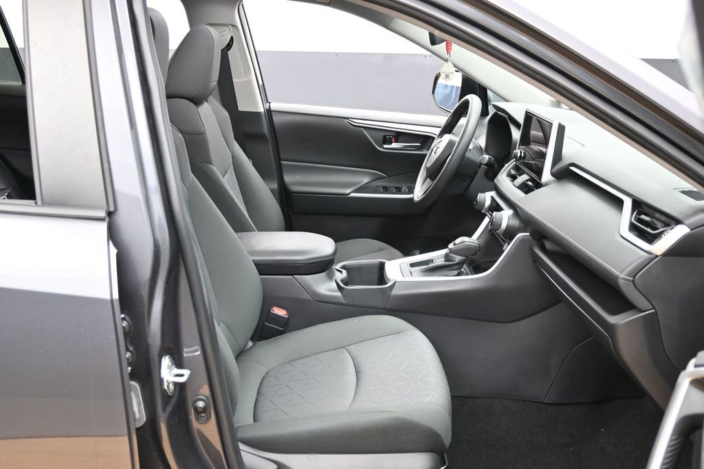 Used 2024 Toyota RAV4 XLE w/ Convenience Package FWD image 37