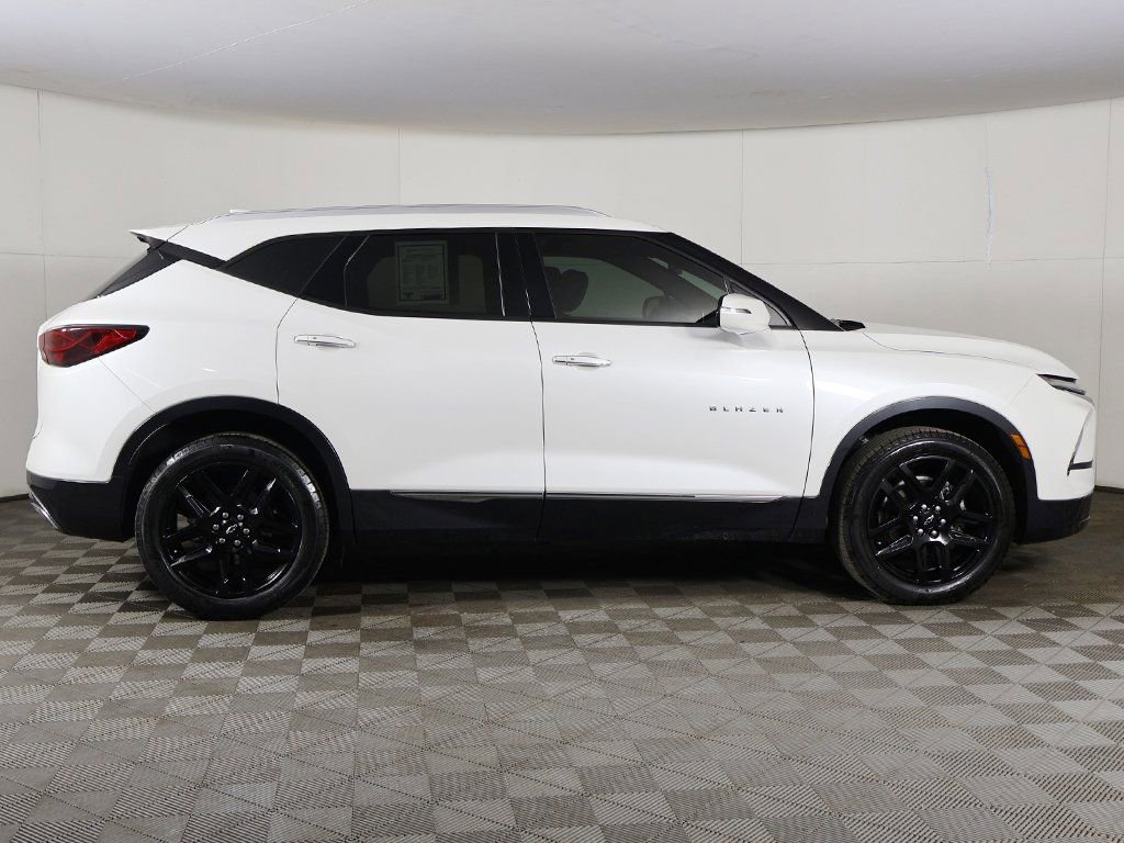 Used 2024 Chevrolet Blazer Premier w/ Enhanced Convenience Package image 21