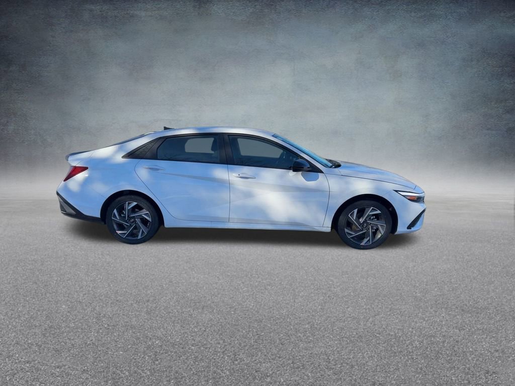 New 2025 Hyundai Elantra SEL image 25