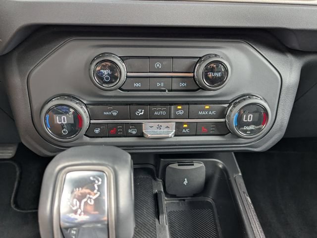 Used 2025 Ford Bronco Outer Banks AWD/4WD image 3