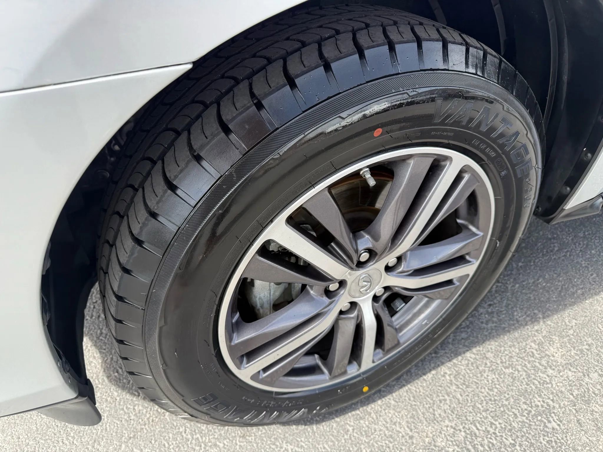 Used 2019 INFINITI QX60 Luxe w/ Essential Package image 33