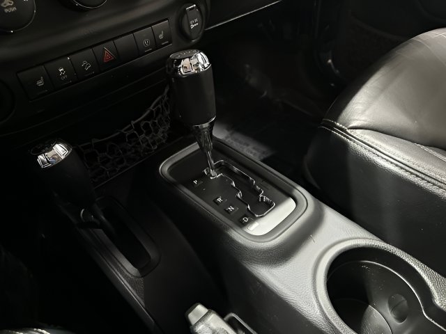 Used 2013 Jeep Wrangler Unlimited Sahara w/ Dual Top Group AWD/4WD image 21