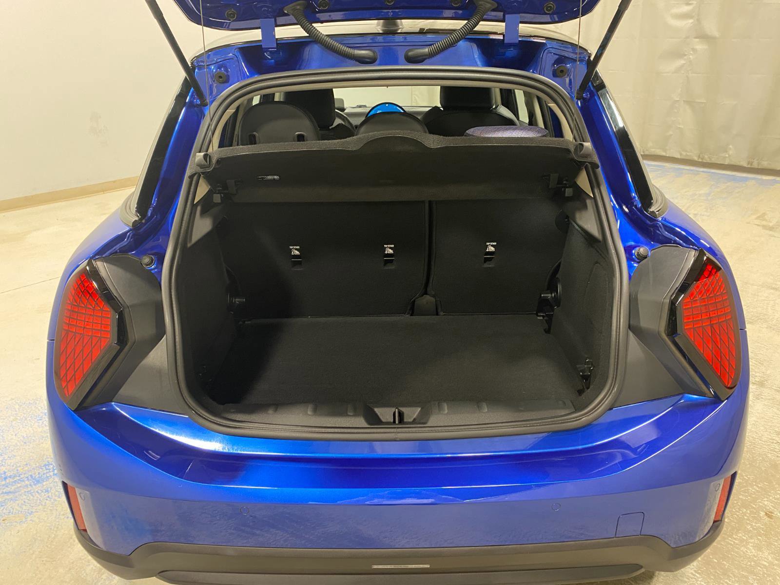 Certified 2025 MINI Cooper S image 28