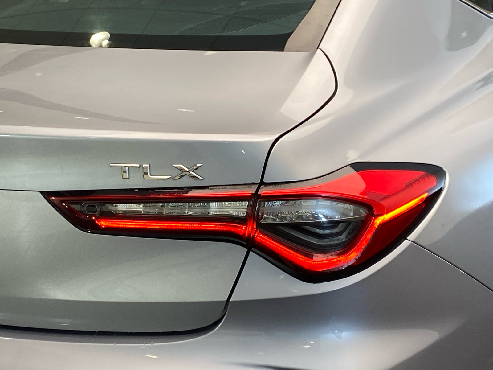 Used 2022 Acura TLX w/ Technology Package image 6