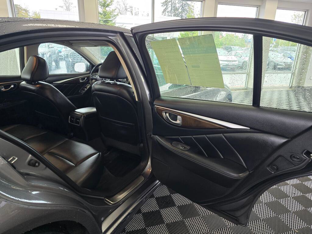 Used 2019 INFINITI Q50 Luxe w/ Essential Package (3.0T Luxe) AWD/4WD image 38