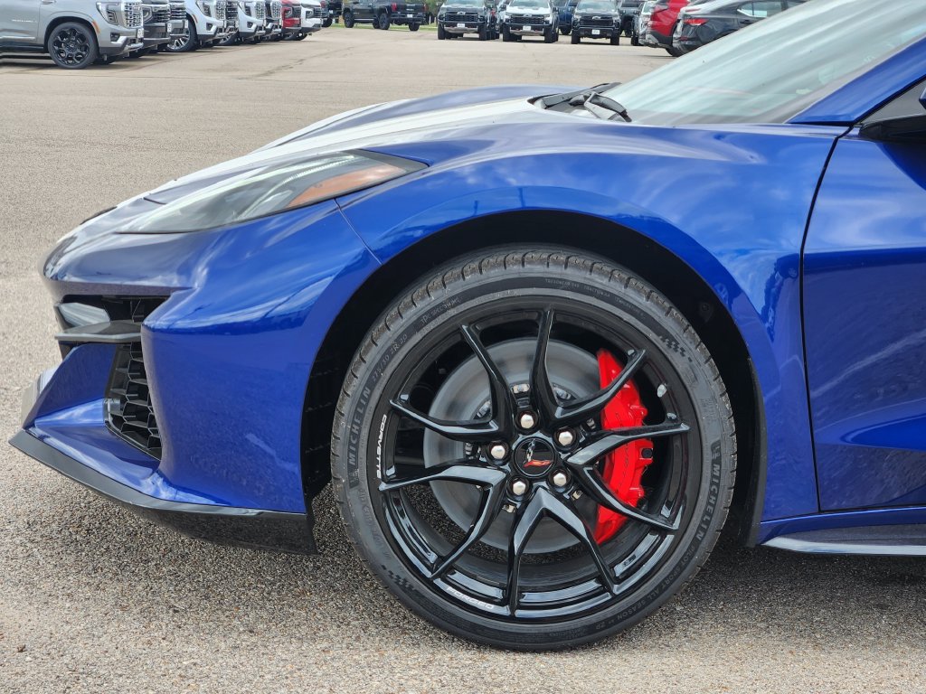 New 2027 Chevrolet Corvette Grand Sport w/ Stealth Interior Trim Package RWD image 7