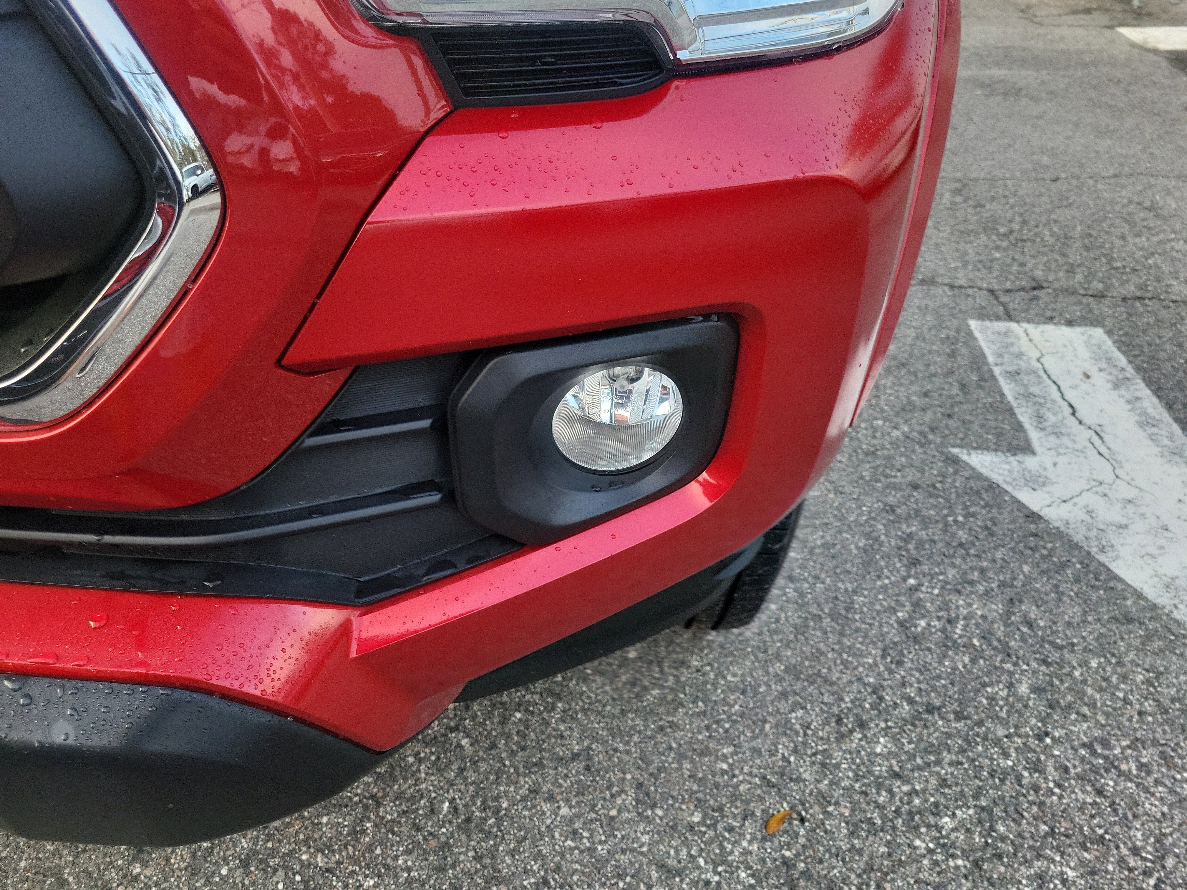 Used 2022 Toyota Tacoma SR5 w/ Technology Package image 4