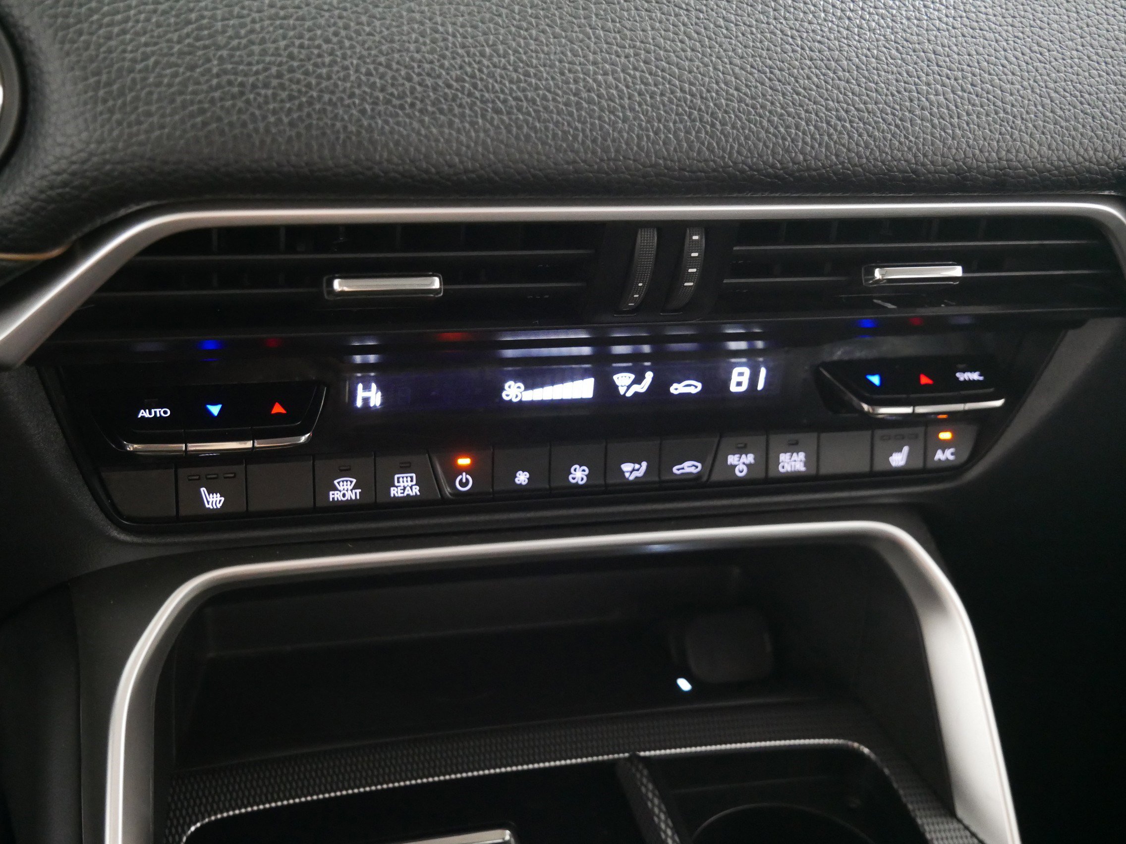 Certified 2025 MAZDA CX-70 3.3 Turbo w/ Preferred Package image 23