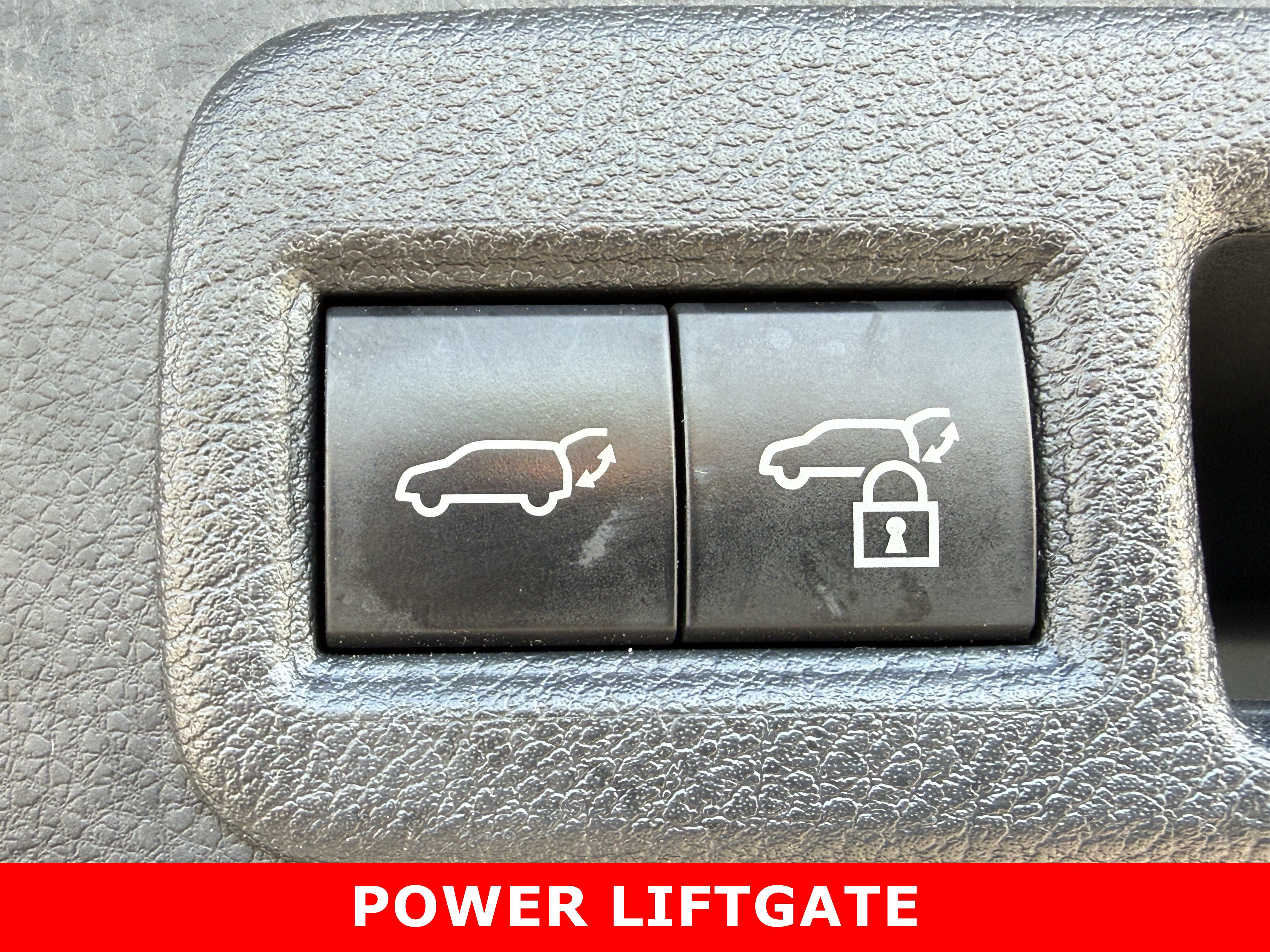 Used 2024 Toyota Venza XLE AWD/4WD image 19