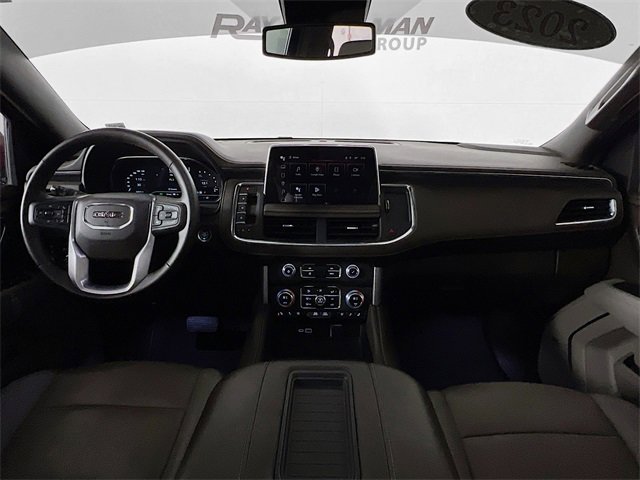 Used 2023 GMC Yukon SLT w/ SLT Luxury Package image 24
