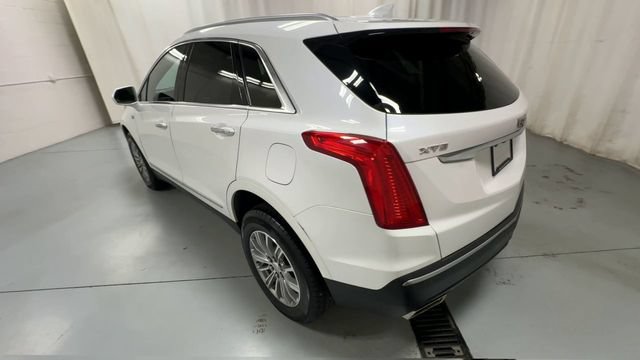 Used 2017 Cadillac XT5 Luxury w/ Driver Awareness Package FWD image 6