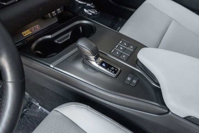 Used 2025 Lexus UX 300h FWD w/ Accessory Package (Z2) image 11