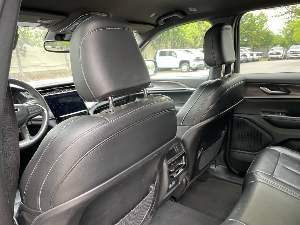 Used 2024 Jeep Grand Cherokee Limited AWD/4WD image 28