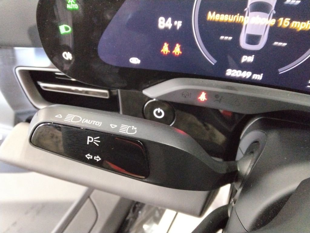 Used 2022 Porsche Taycan image 16