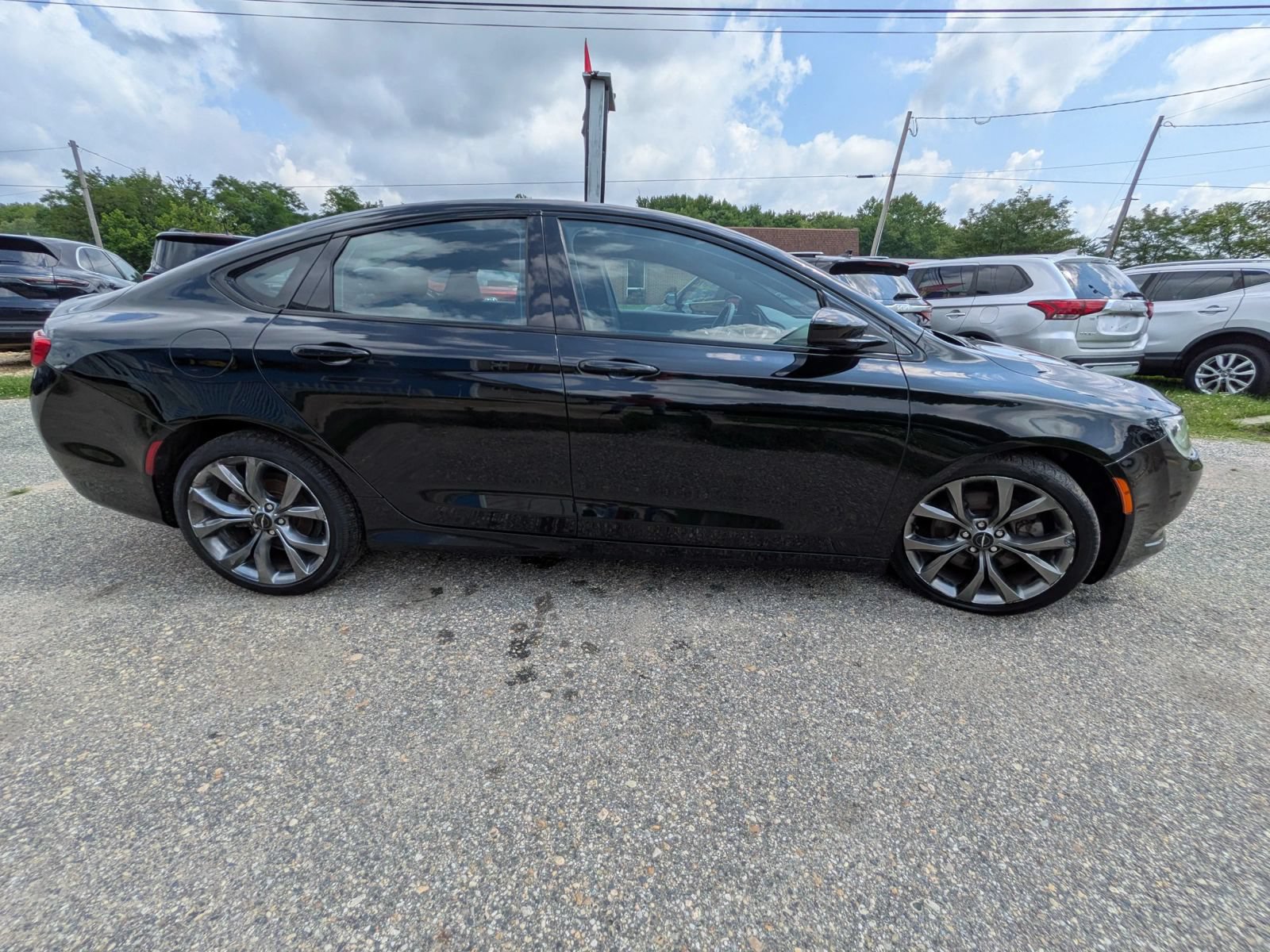 Used 2016 Chrysler 200 S w/ Navigation & Sound Group I AWD/4WD image 7