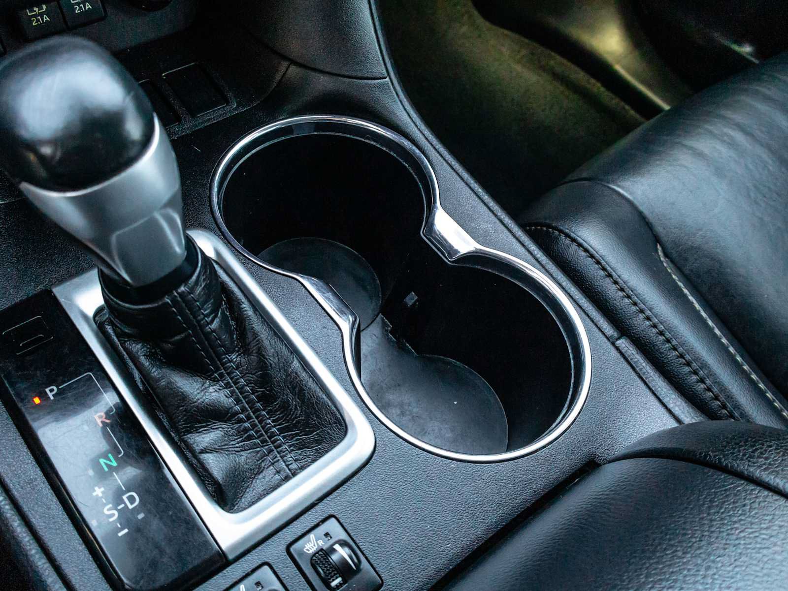 Certified 2019 Toyota Highlander XLE FWD image 28