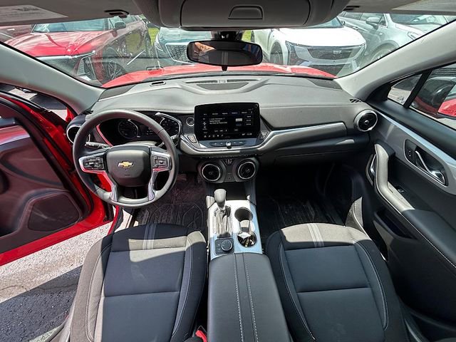 New 2025 Chevrolet Blazer LT w/ Midnight/Sport Edition image 24