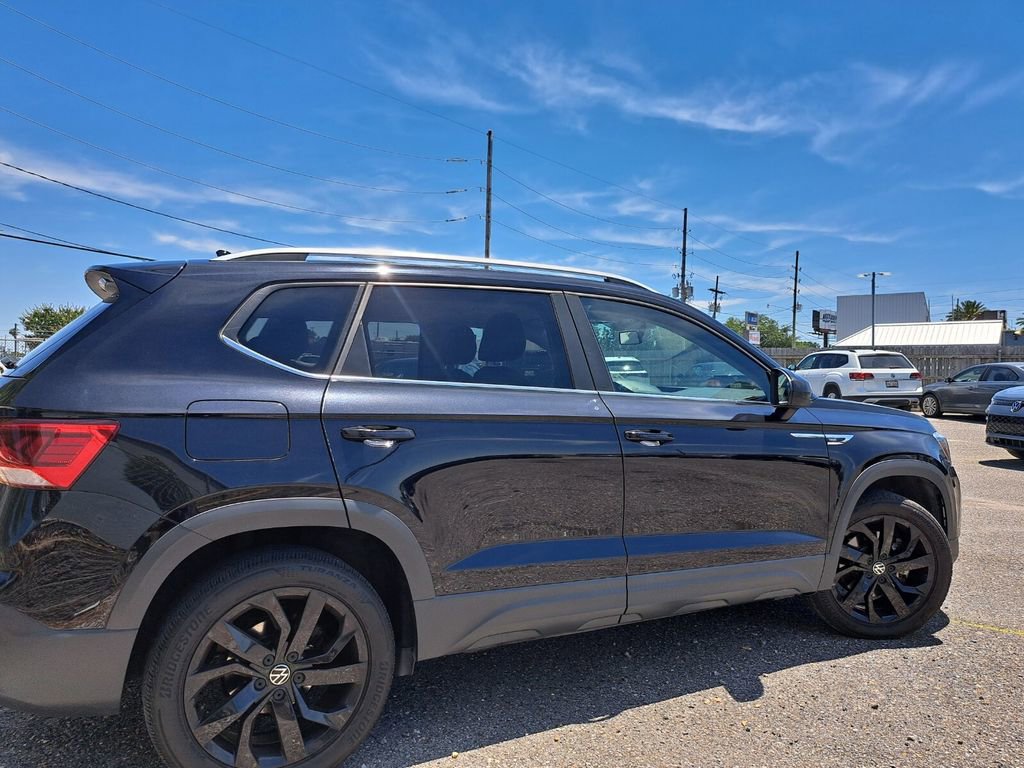 Used 2022 Volkswagen Taos SE FWD image 5