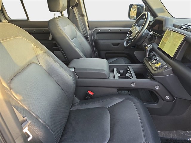 Used 2024 Land Rover Defender 130 X-Dynamic SE image 10