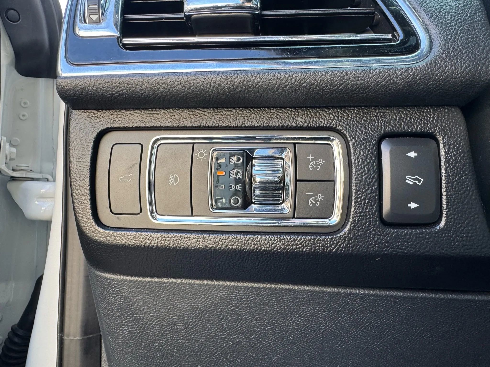 Used 2022 Lincoln Navigator Reserve image 17