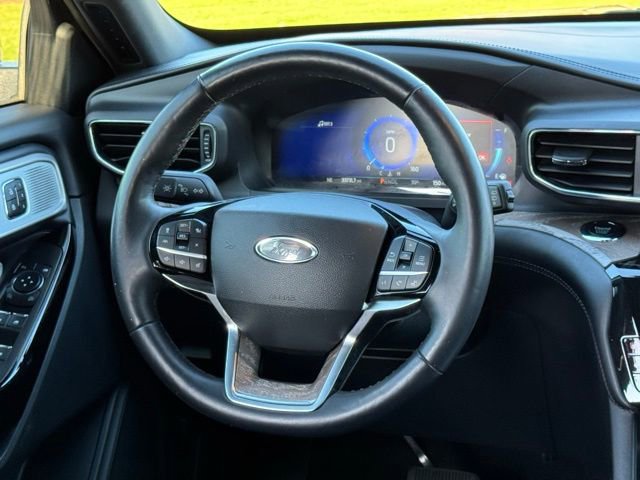 Used 2022 Ford Explorer Platinum w/ Equipment Group 601A image 27