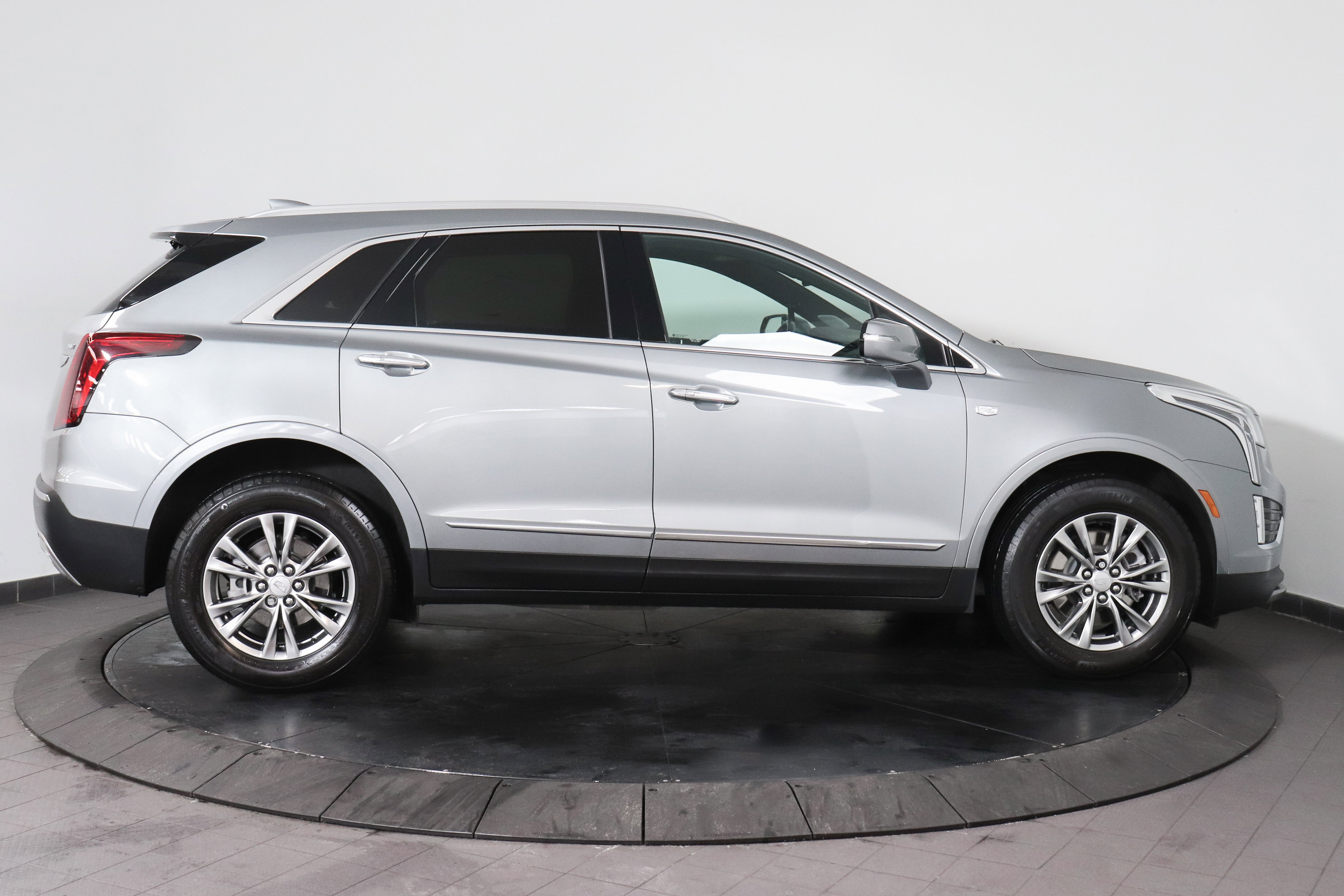 Used 2023 Cadillac XT5 Premium Luxury image 6