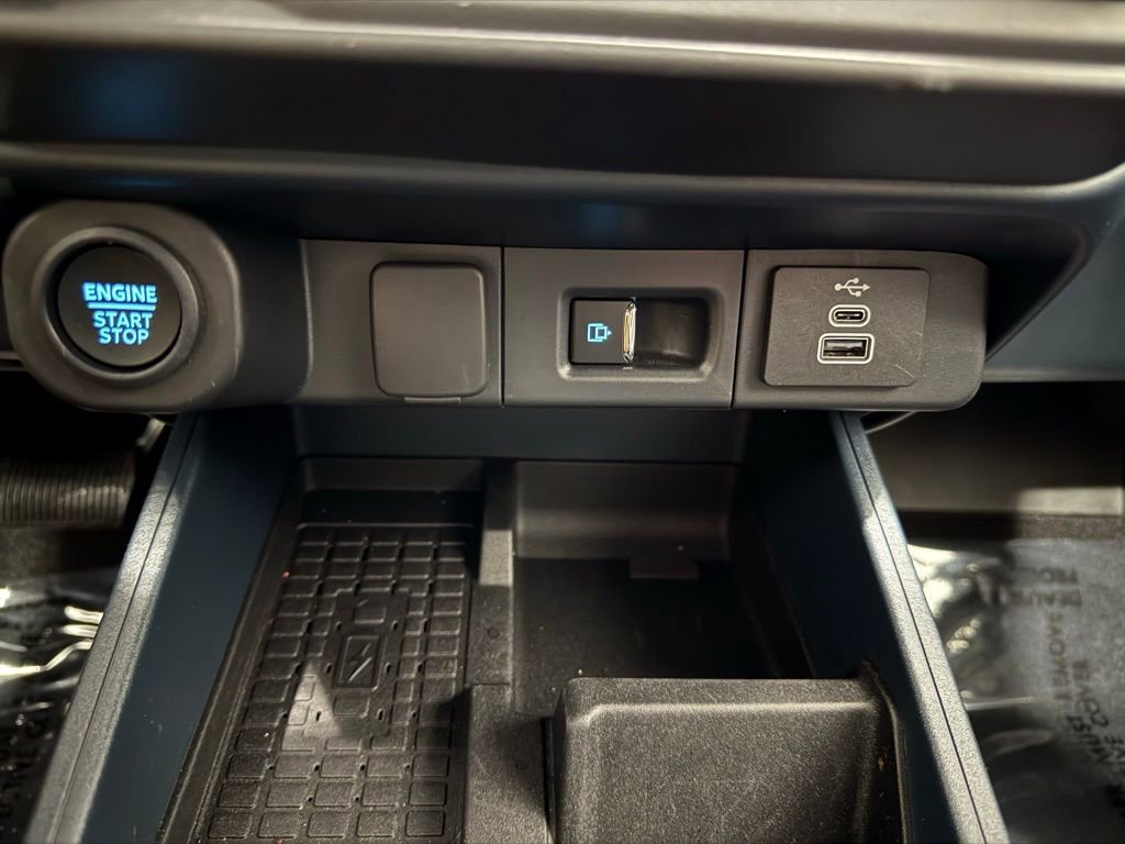 New 2025 Ford Maverick Lariat w/ Black Appearance Package image 36