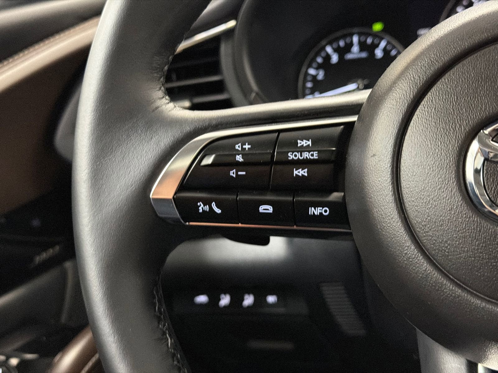 Certified 2025 MAZDA CX-30 AWD 2.5 S w/ Premium Package image 22