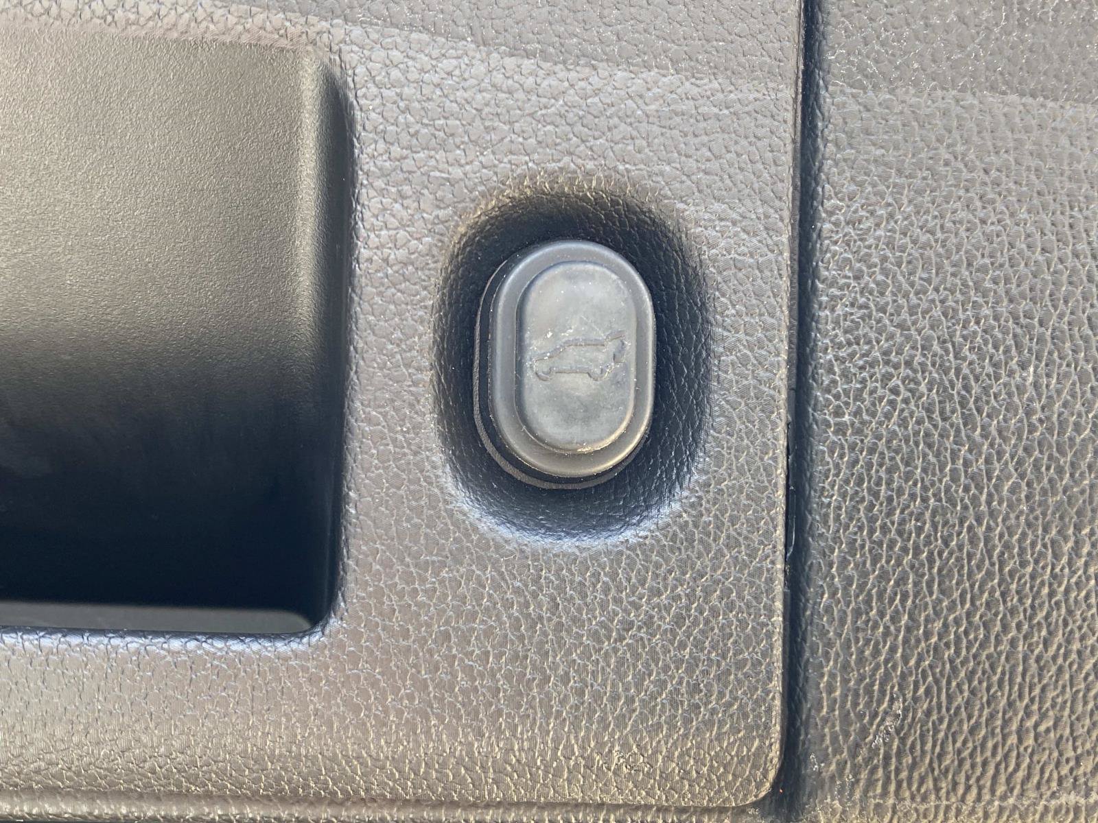 Used 2018 GMC Yukon XL SLT RWD image 8