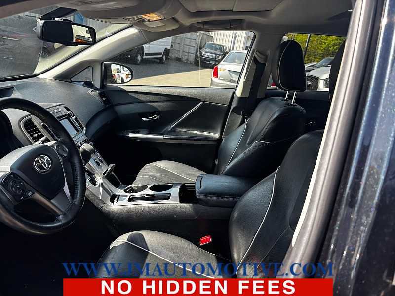 Used 2013 Toyota Venza XLE w/ XLE Premium Pkg AWD/4WD image 2
