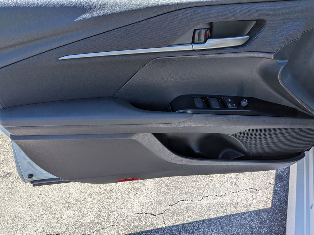 Used 2025 Toyota Camry LE image 11