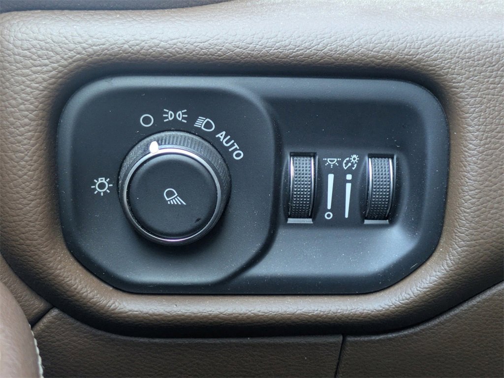 Used 2023 RAM 3500 Laramie image 28