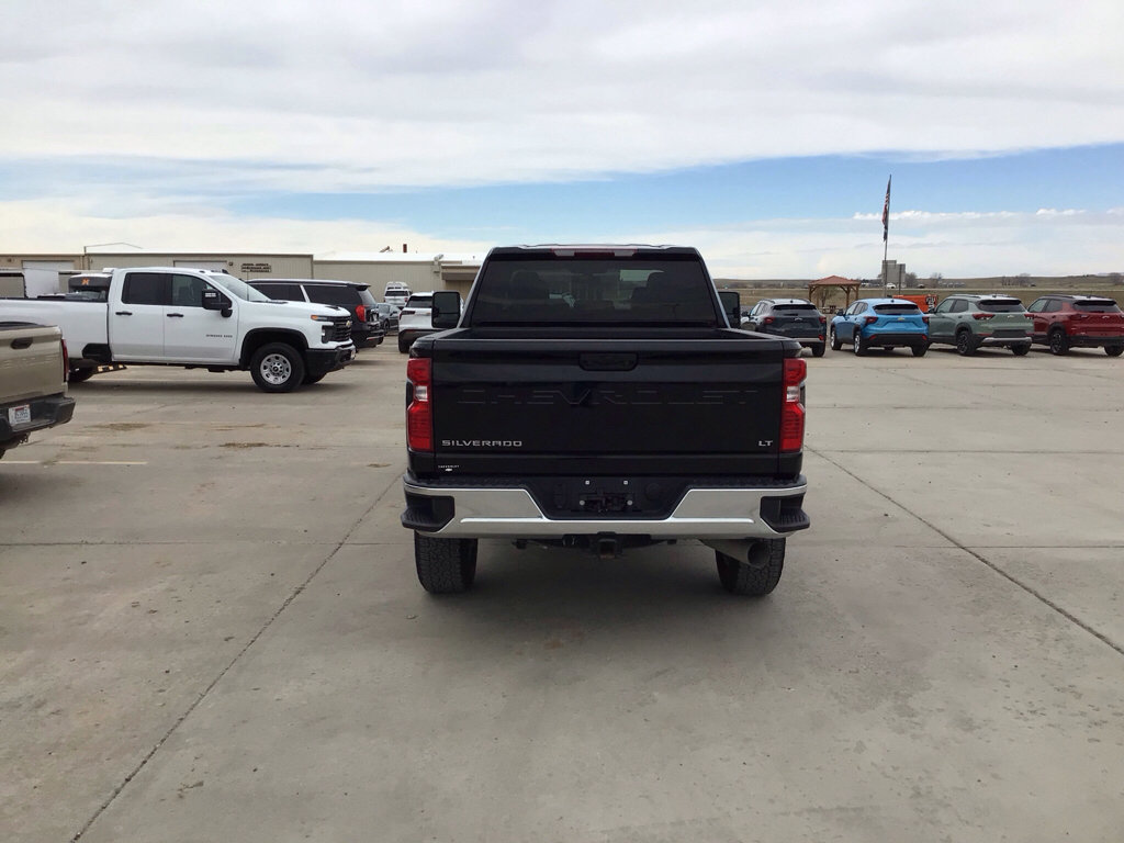 Used 2023 Chevrolet Silverado 3500 LT w/ Convenience Package AWD/4WD image 4