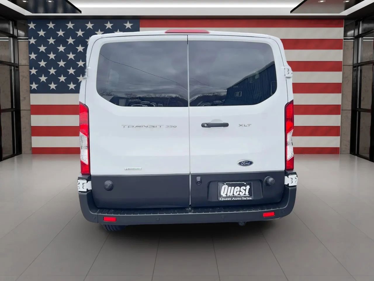 Used 2024 Ford Transit 350 XLT image 4