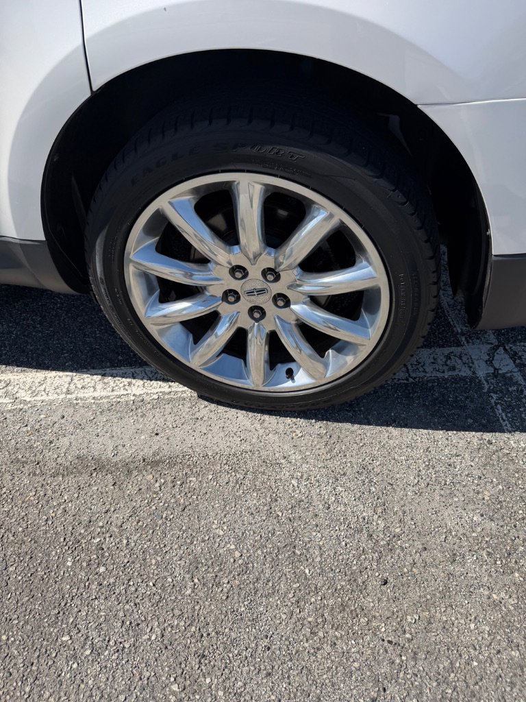 Used 2010 Lincoln MKT 2WD image 18