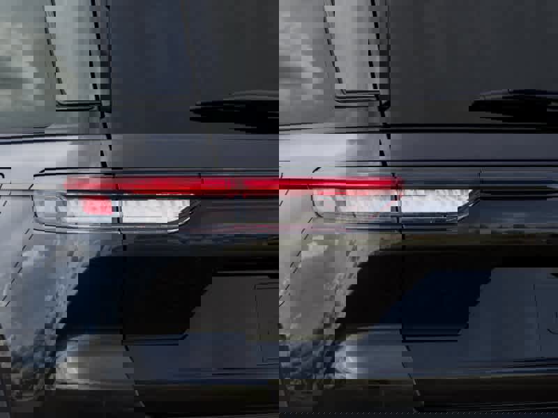 New 2025 Jeep Grand Cherokee Altitude image 9