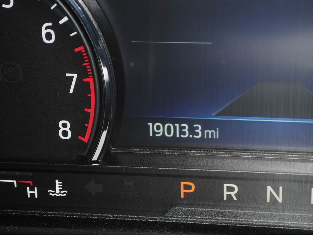 Used 2023 Ford Explorer XLT image 19