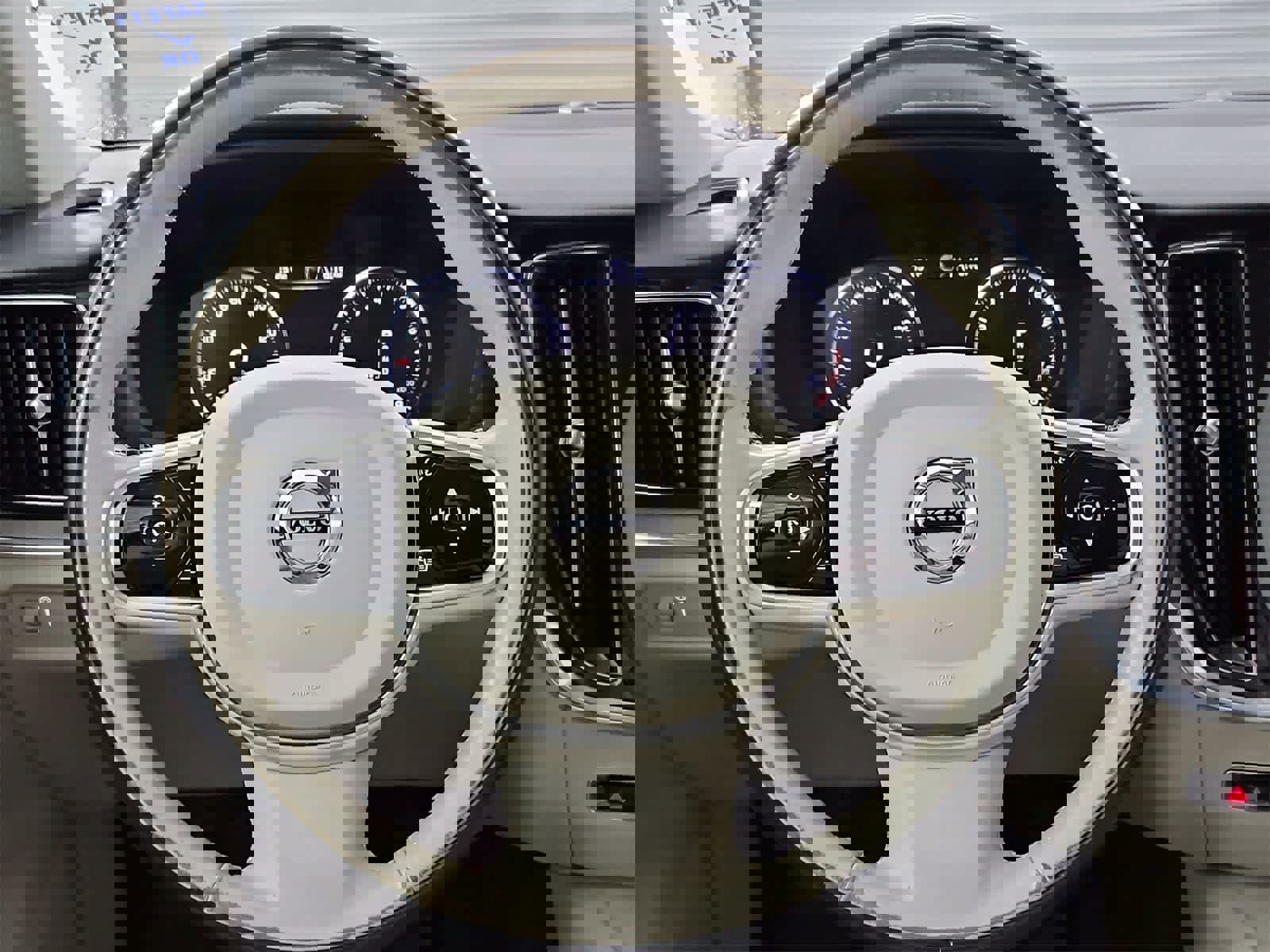 Used 2021 Volvo V60 T5 Cross Country image 24